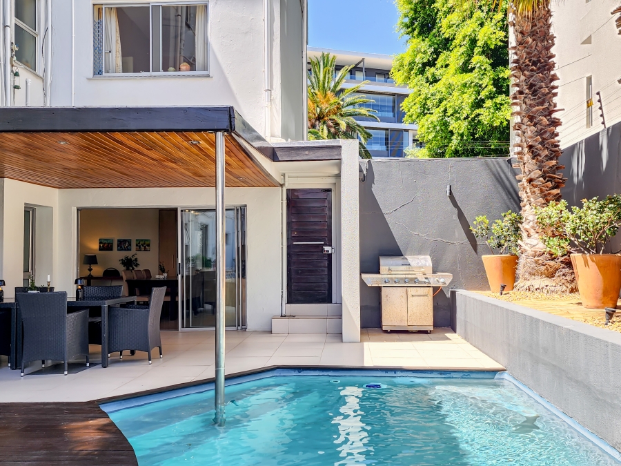 2 Bedroom Property for Sale in Sea Point Western Cape